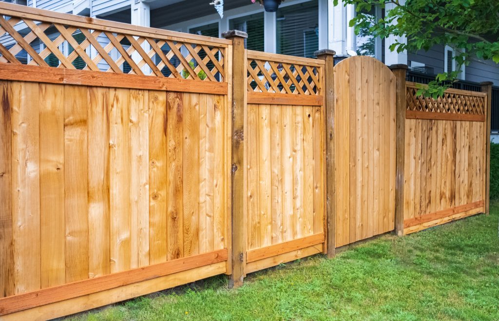 decorative-wood-fence-installation-illinois